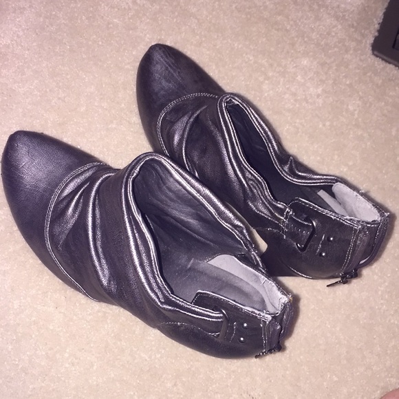 Guess booties with high heels - Picture 2 of 4